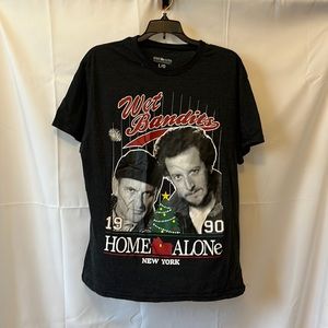 🔴 5 items for $25 Sale! Boy's Home Alone Wet Bandits Tee L